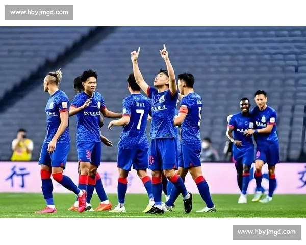 武汉卓尔迎战上海申花中超焦点对决悬念与激情并存之夜赛场风云